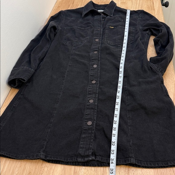 Western | Wrangler black wash denim dress with hand pockets too - Picture 12 of 14